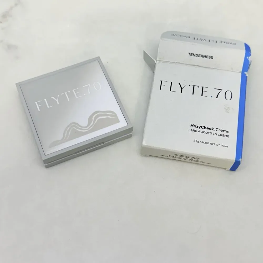 Flyte .70 Pressed Hazy Cheek Blush in the shade Tenderness NEW